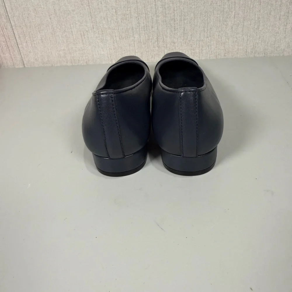 Vaneli Fc-313 Navy Nappa Soft‎ Leather Cap Toe Ballet Flat Narrow size 8SS